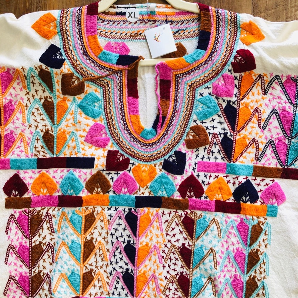 Mexican 100% Hand Embroidered Top Size Large & Med - Picture 3 of 5